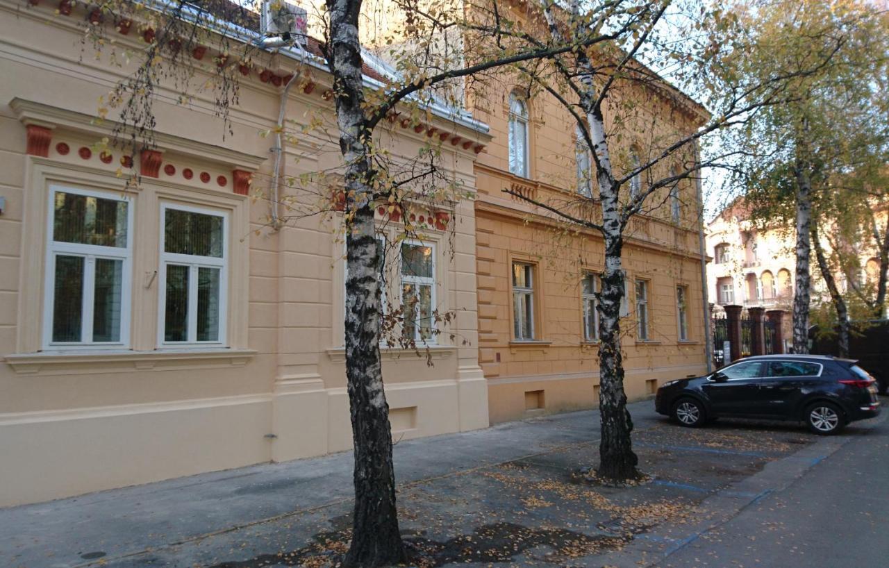 Konzul -Top Apartment, Strict Center, Parking Osijek Luaran gambar